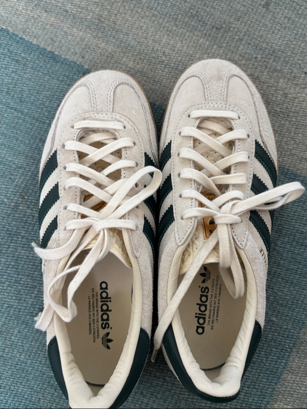 adidas sambas  off white & dark green size 6